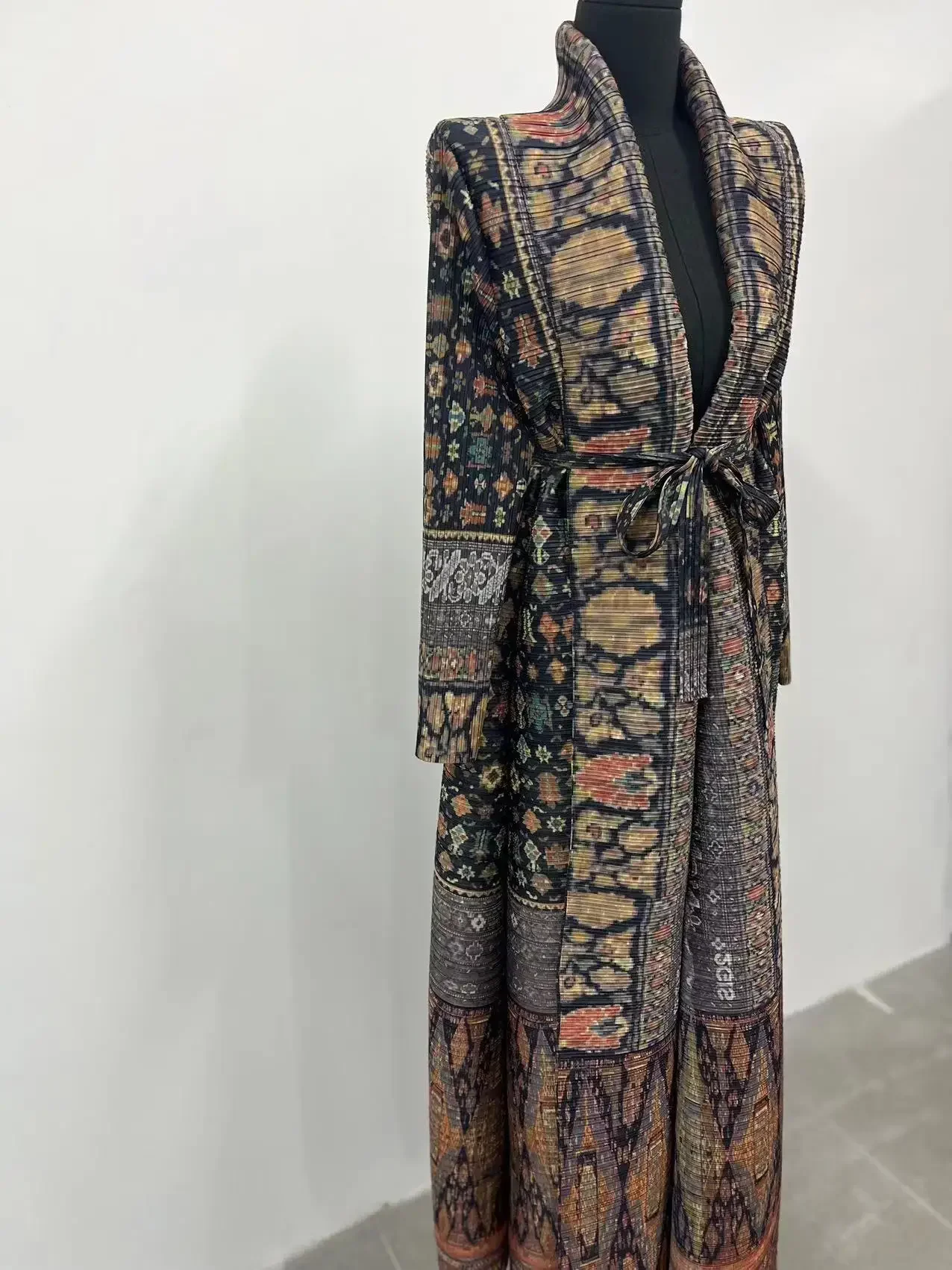 Miyake Pleated Print Foldable  - Trench Coat Formal 评论和价格